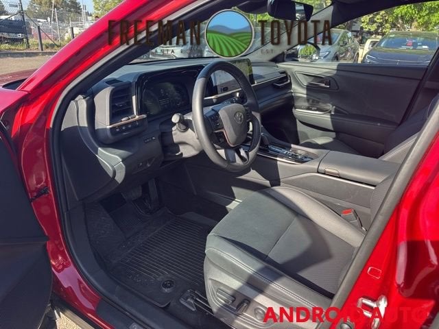 2025 Toyota Crown Signia XLE AWD