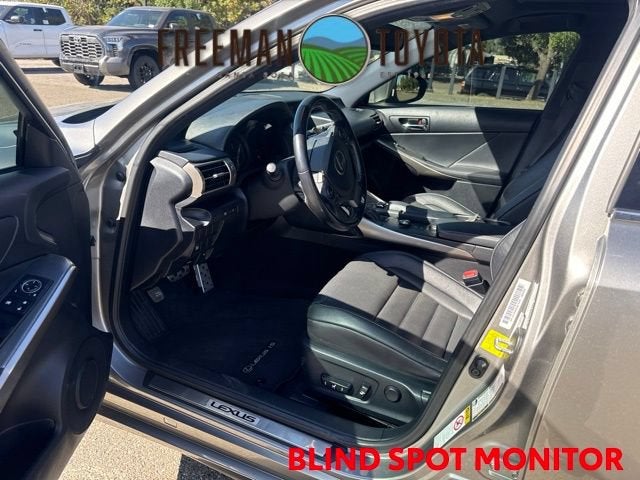 2016 Lexus IS 200t 4dr Sdn