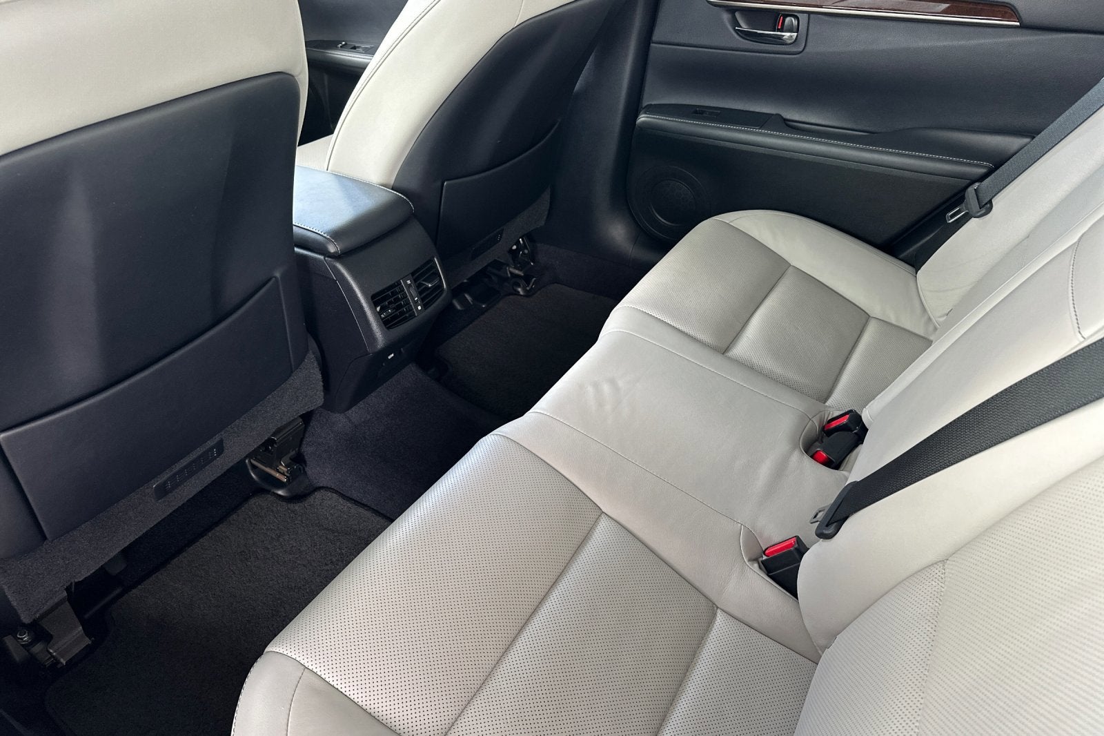 2013 Lexus ES 350 4dr Sdn