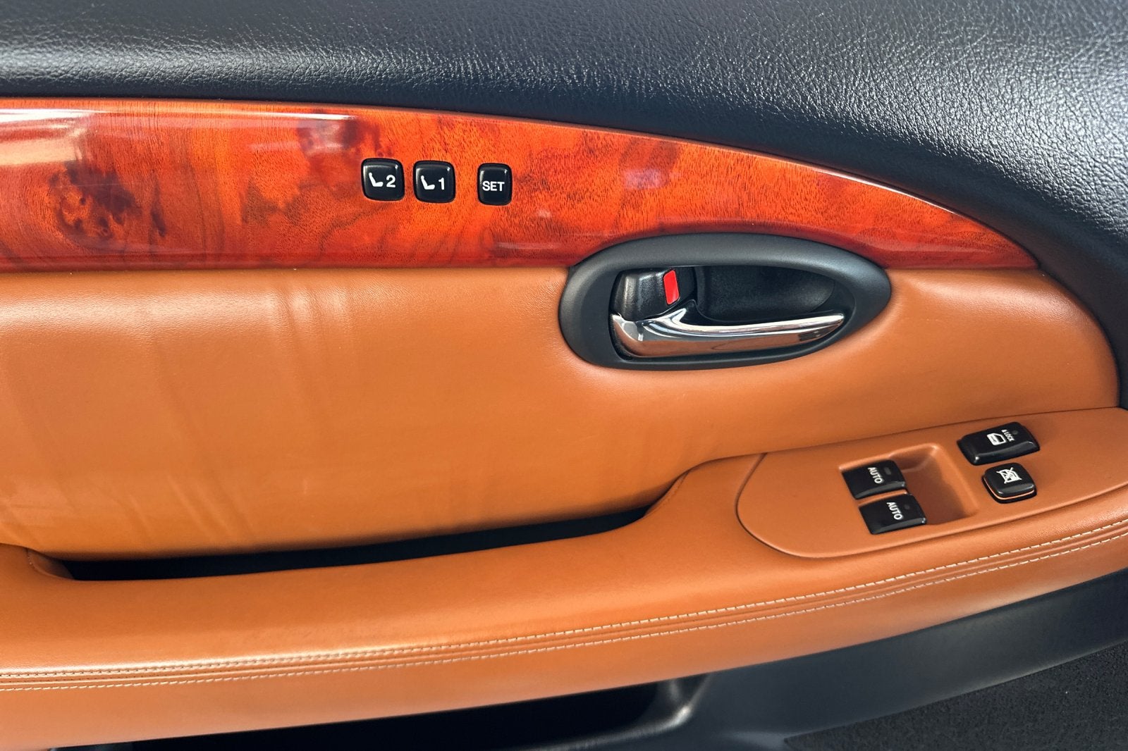 2005 Lexus SC 430 2dr Convertible