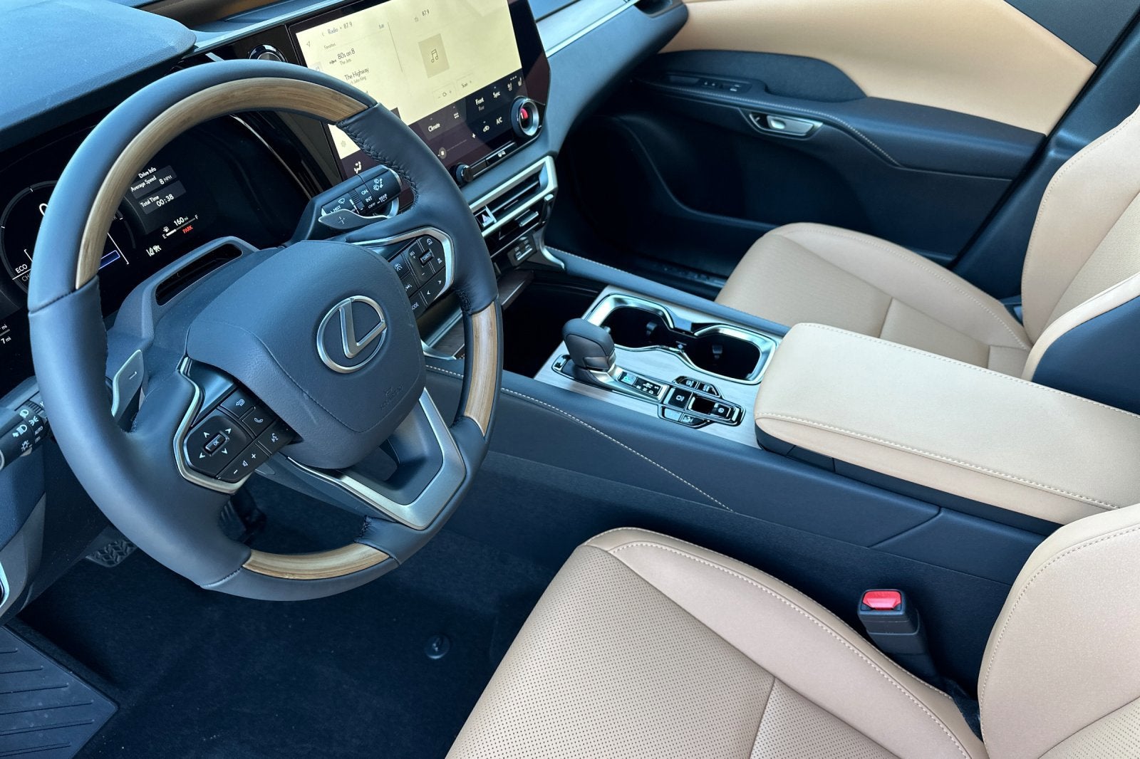 2026 Lexus RX RX 450h+ Premium AWD