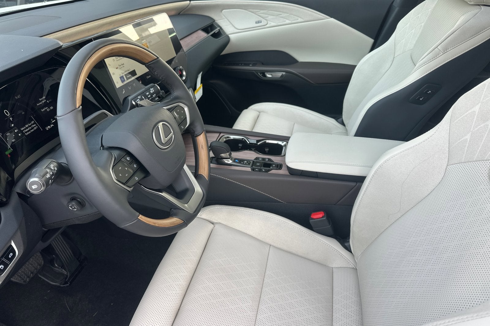 2026 Lexus RX RX 450h+ Luxury AWD