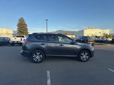 2018 Toyota RAV4 LE AWD