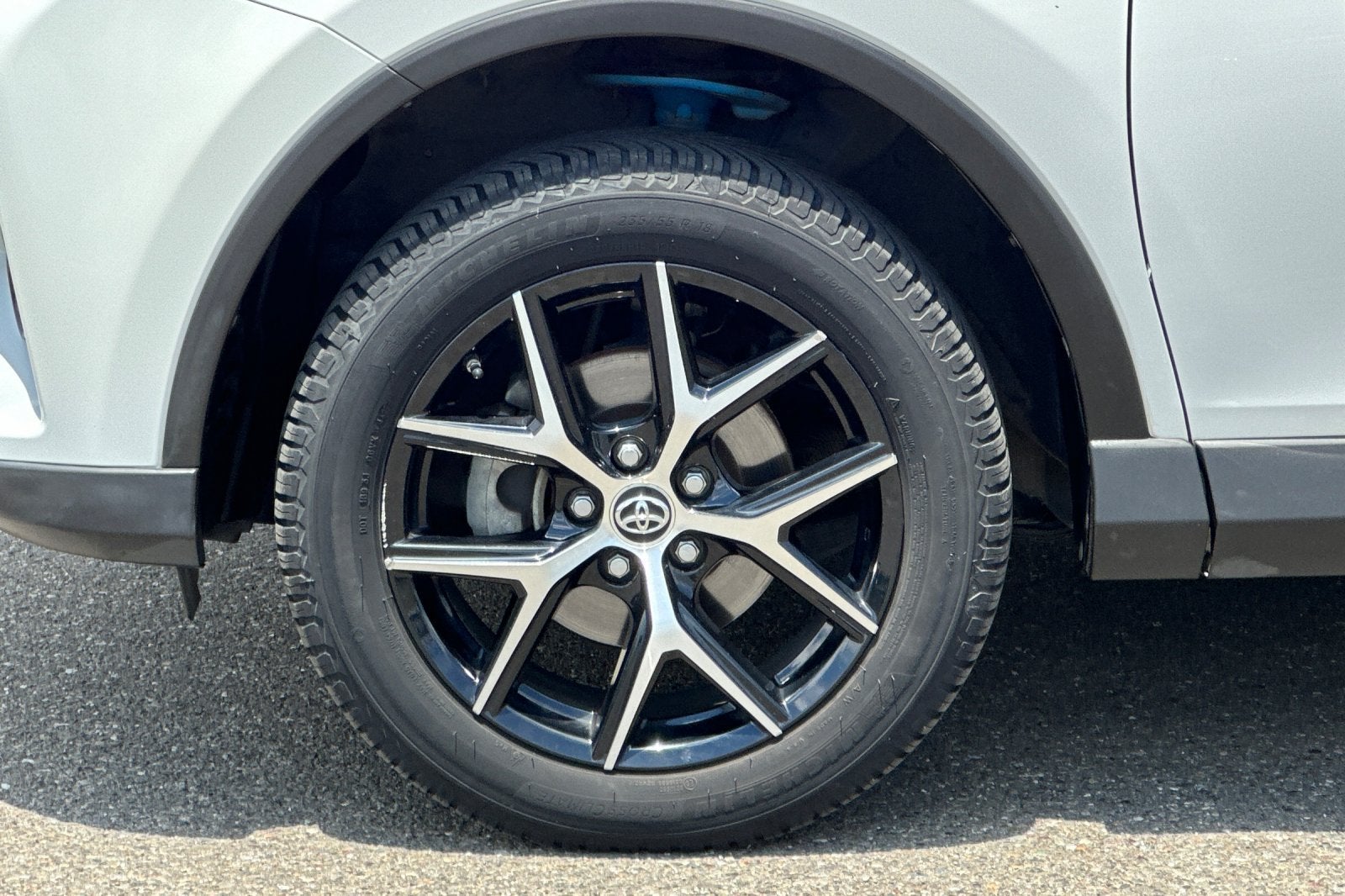 2018 Toyota RAV4 SE AWD