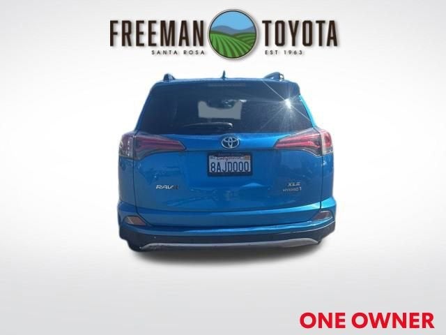 2017 Toyota RAV4 Hybrid XLE AWD